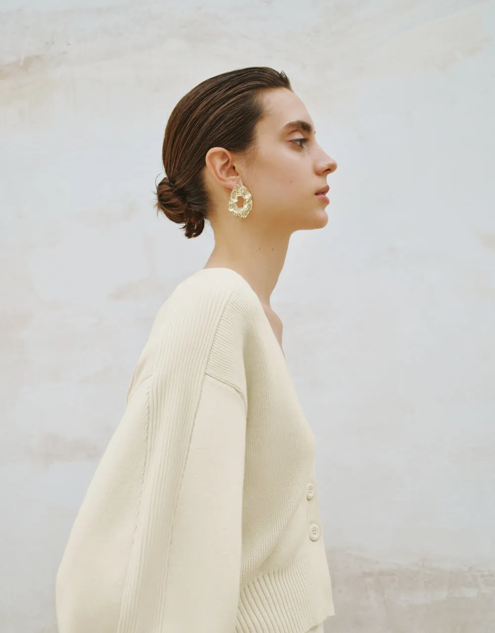 Drop Shoulder Sleeve V-Neck Knitted Cardigan sold by Urban Revivo product image thumbnail 4