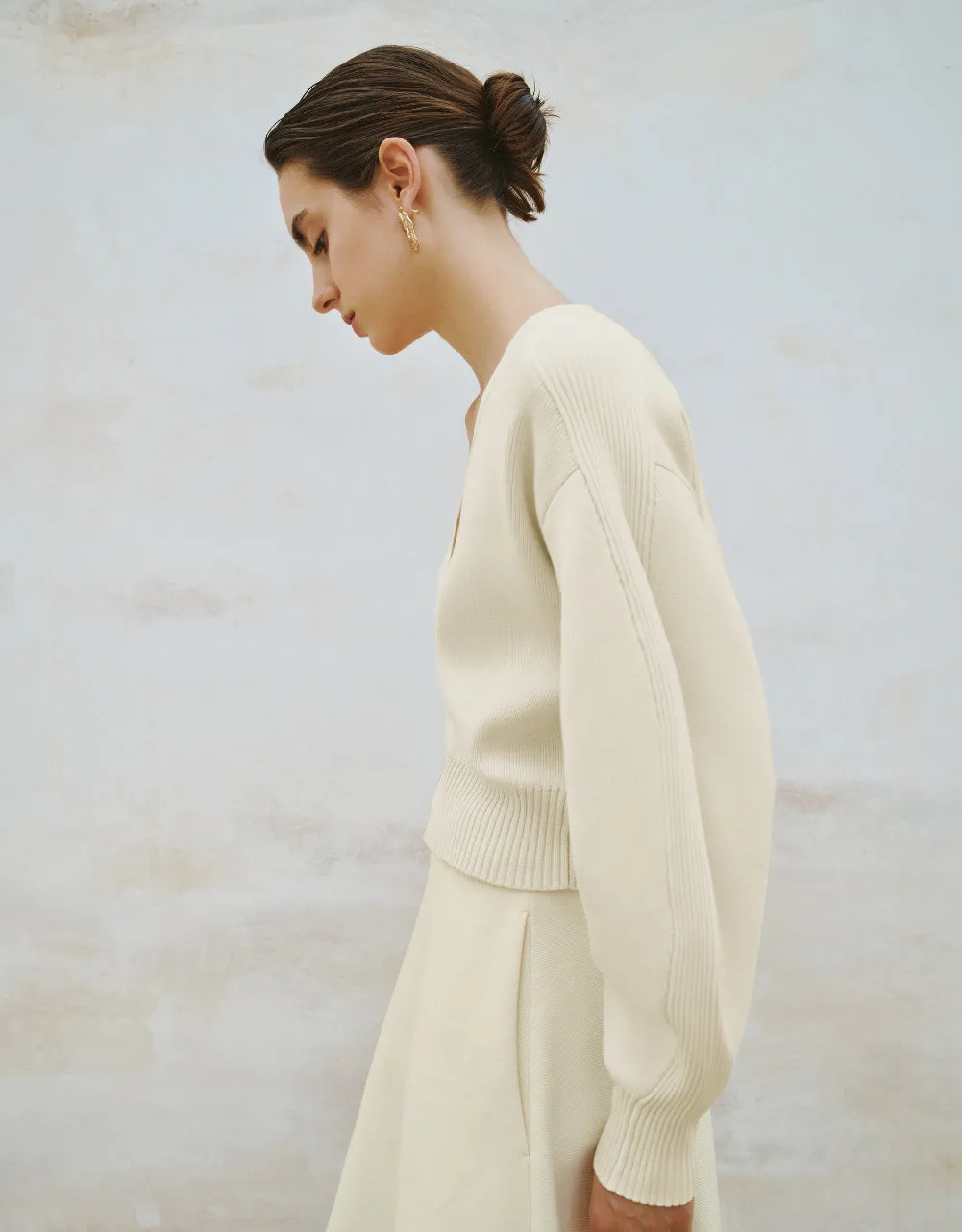 Drop Shoulder Sleeve V-Neck Knitted Cardigan sold by Urban Revivo product image thumbnail 2