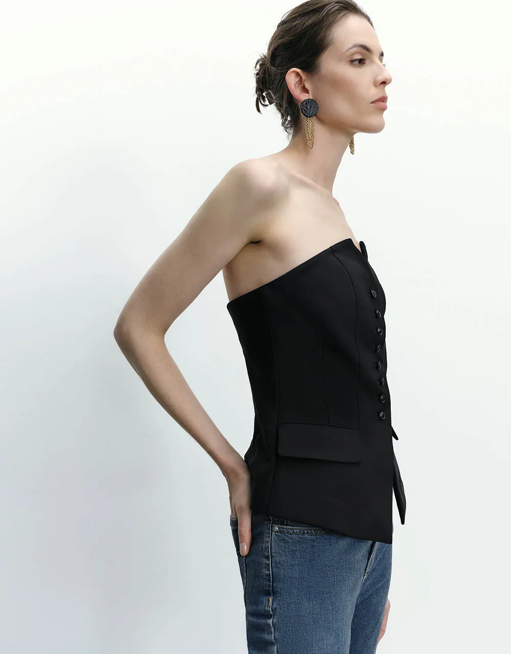 Sleeveless Off-Shoulder Overhead Shirt sold by Urban Revivo product image thumbnail 3
