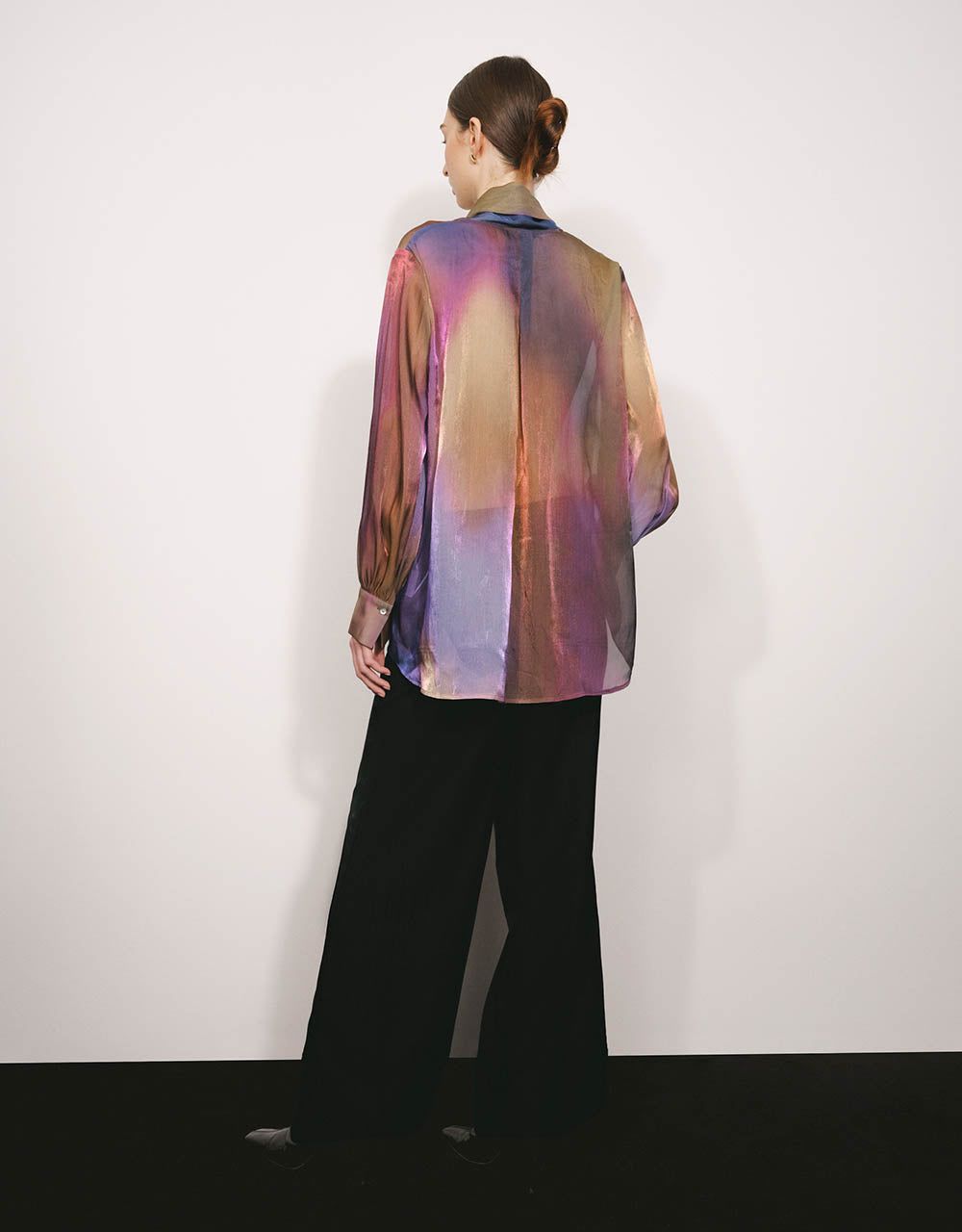 Puff Sleeve V-Neck Overhead Shirt sold by Urban Revivo product image thumbnail 4