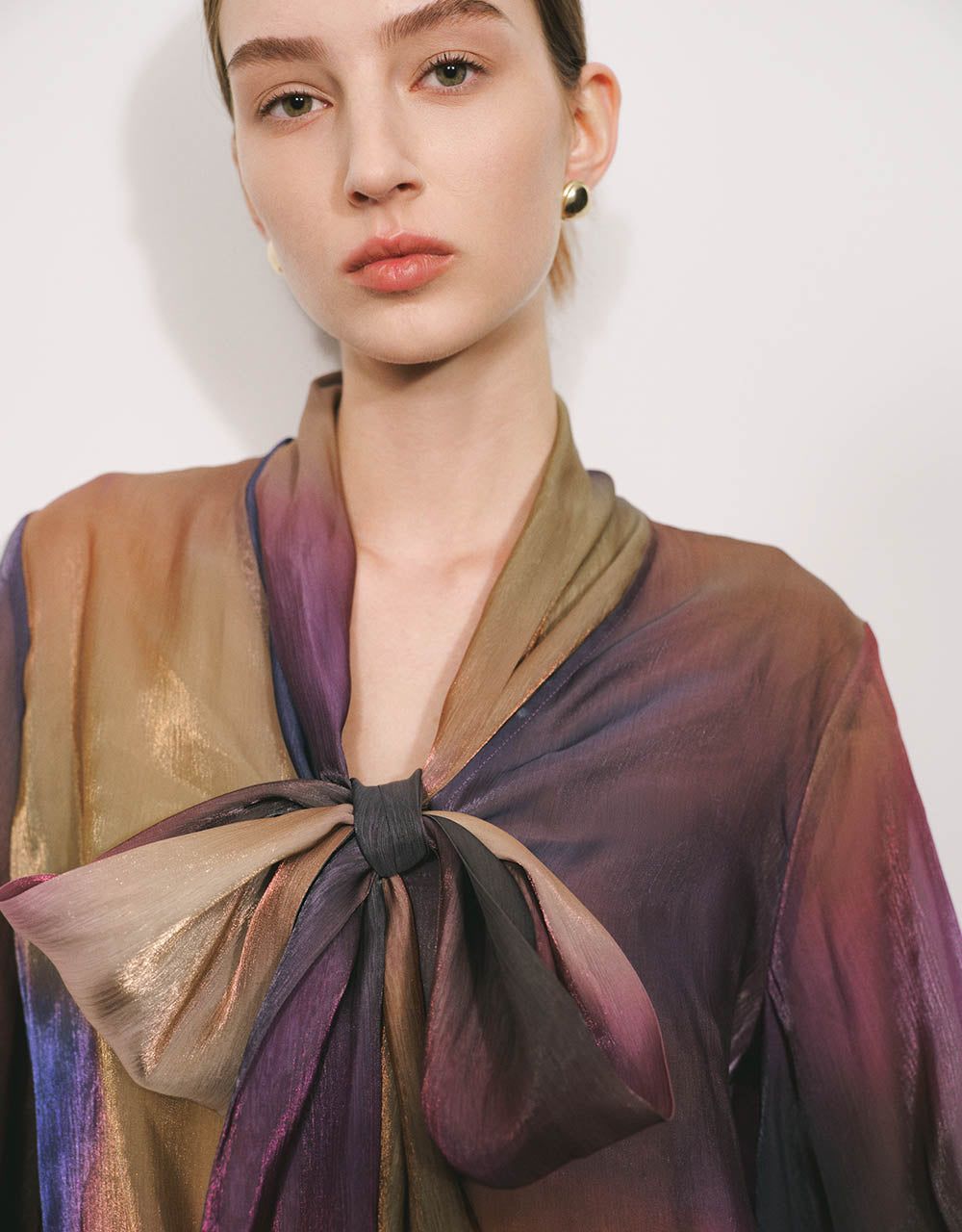 Puff Sleeve V-Neck Overhead Shirt sold by Urban Revivo product image thumbnail 5