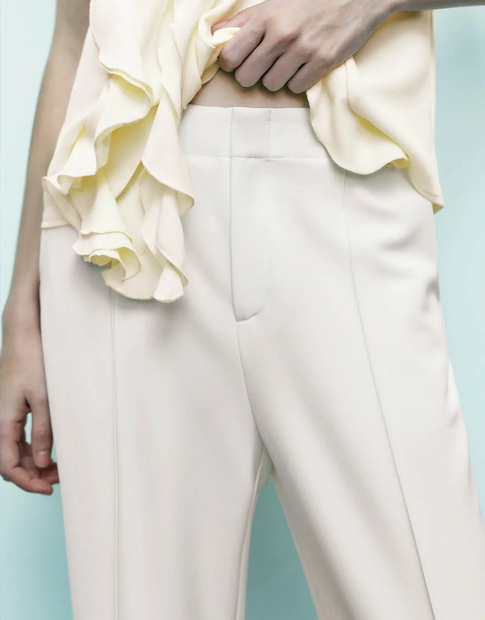 Tailored Carrot Fit Pants sold by Urban Revivo product image thumbnail 5