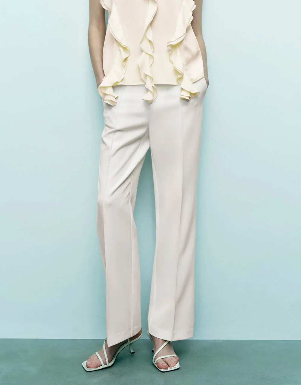 Tailored Carrot Fit Pants sold by Urban Revivo product image thumbnail 2