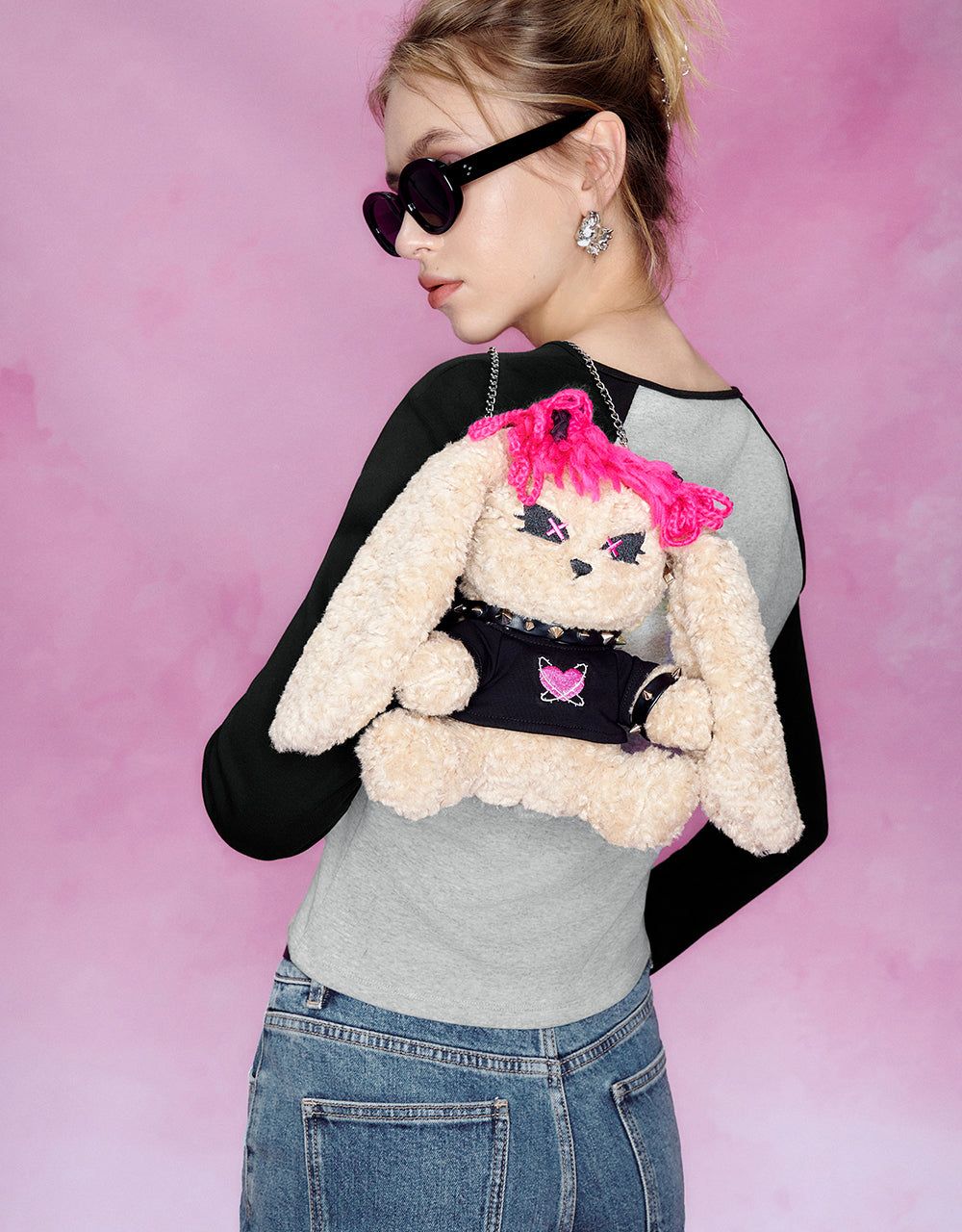 Raglan Sleeve V-Neck Skinny T-Shirt sold by Urban Revivo product image thumbnail 5