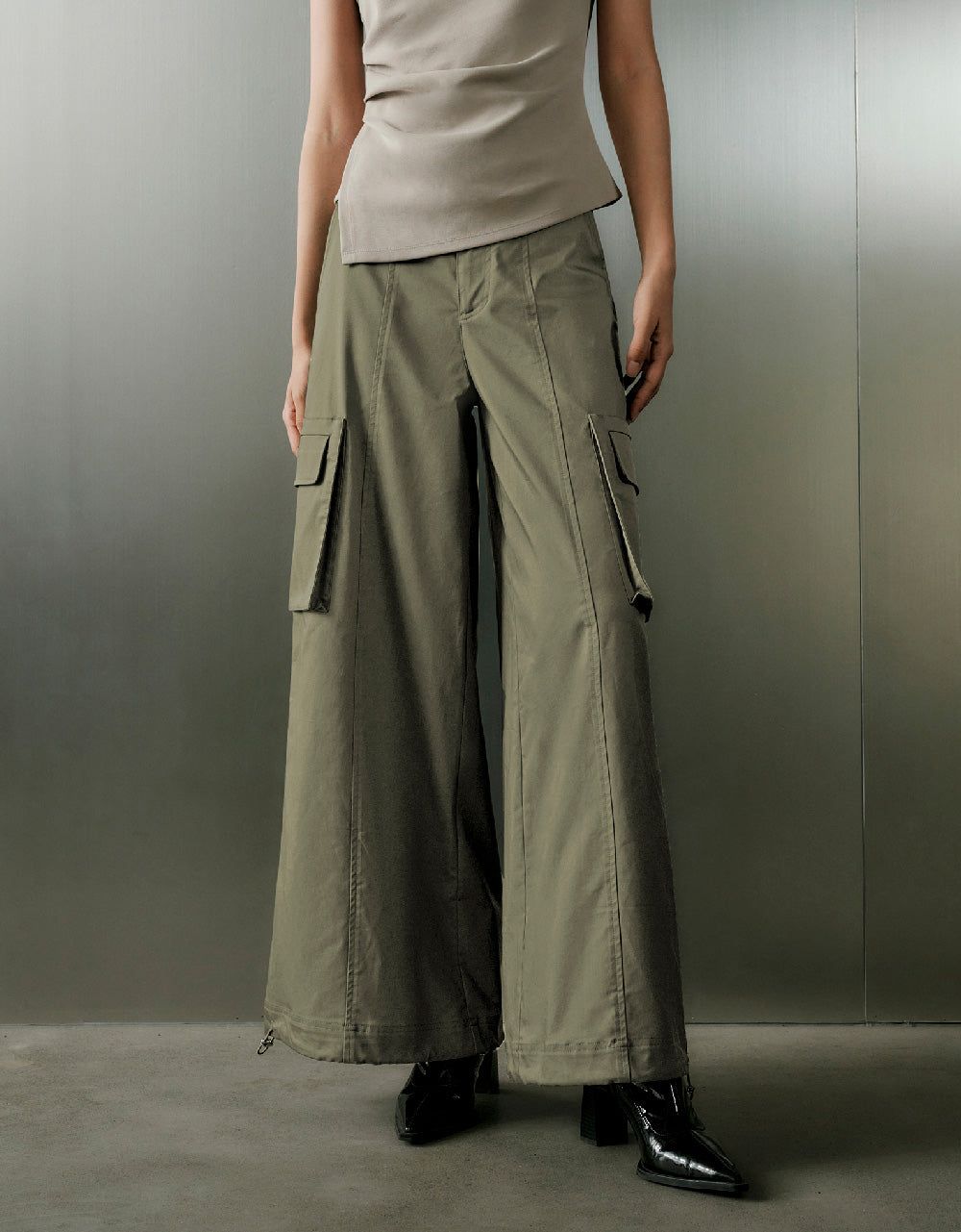 Multi-Pocket Wide-Leg Pants sold by Urban Revivo product image thumbnail 2