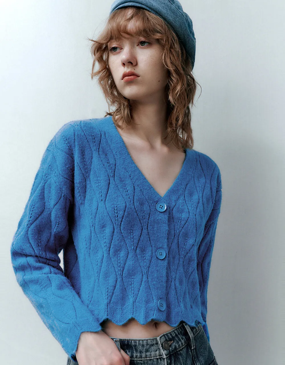 Wave Trim V-Neck Knitted Cardigan sold by Urban Revivo product image thumbnail 3