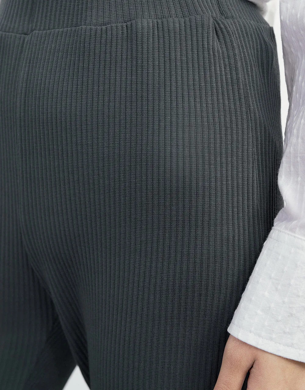 Ribbed Knit Flare Pants sold by Urban Revivo product image thumbnail 5