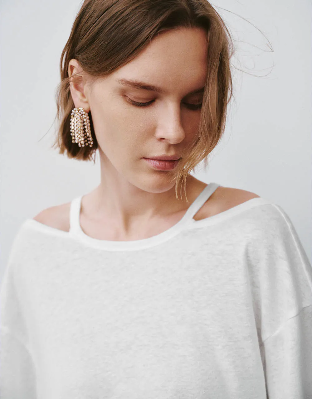 Cold Shoulder Crew Neck Loose T-Shirt sold by Urban Revivo product image thumbnail 3