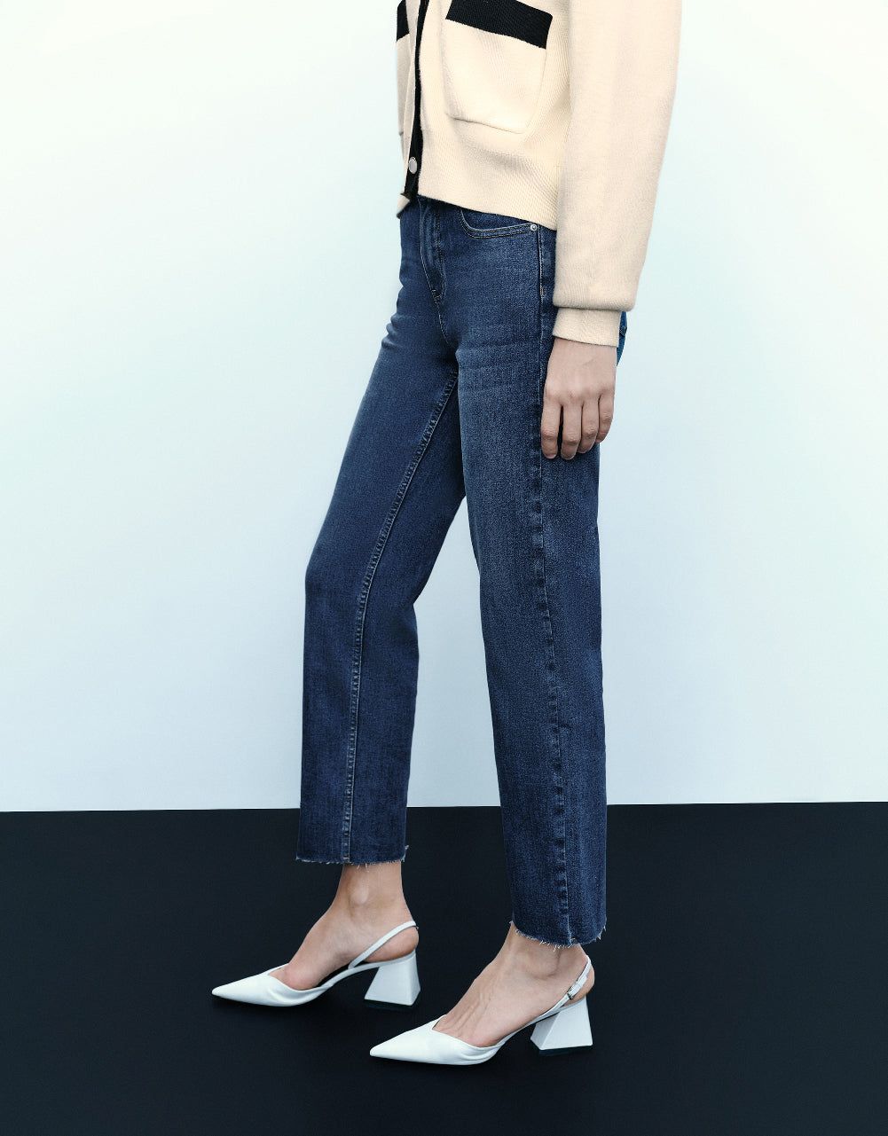 Raw Hem Straight Jeans sold by Urban Revivo product image thumbnail 4