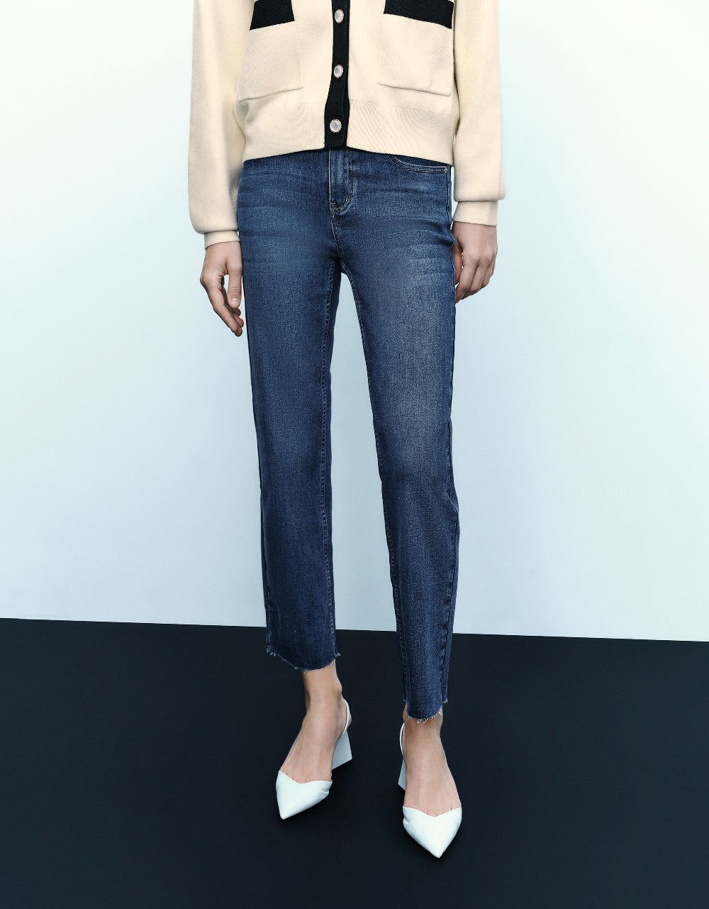 Raw Hem Straight Jeans sold by Urban Revivo product image thumbnail 2