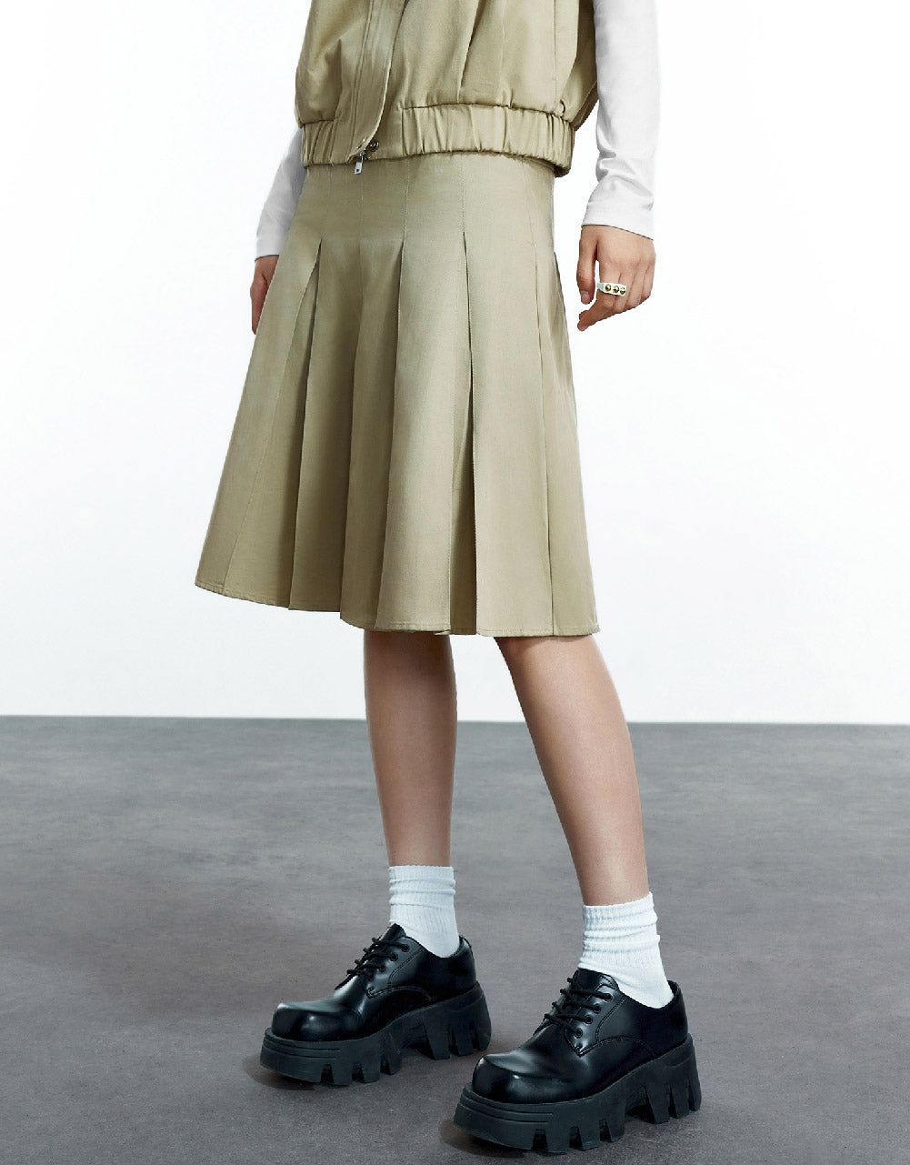 Pleated A-Line Skirt With Belt sold by Urban Revivo product image thumbnail 4