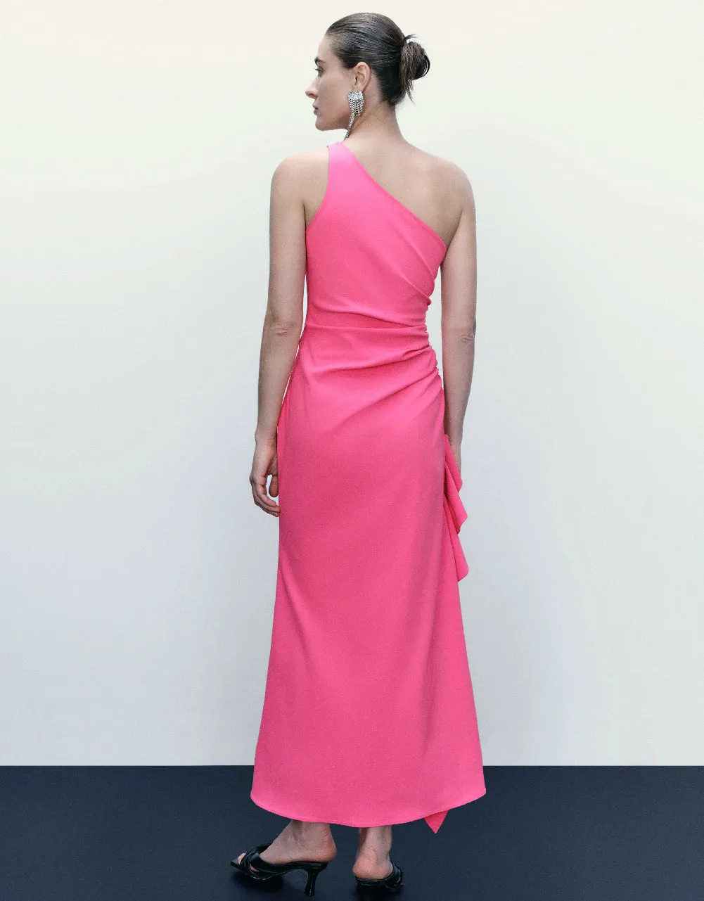 Sleeveless One Shoulder A-Line Dress sold by Urban Revivo product image thumbnail 4