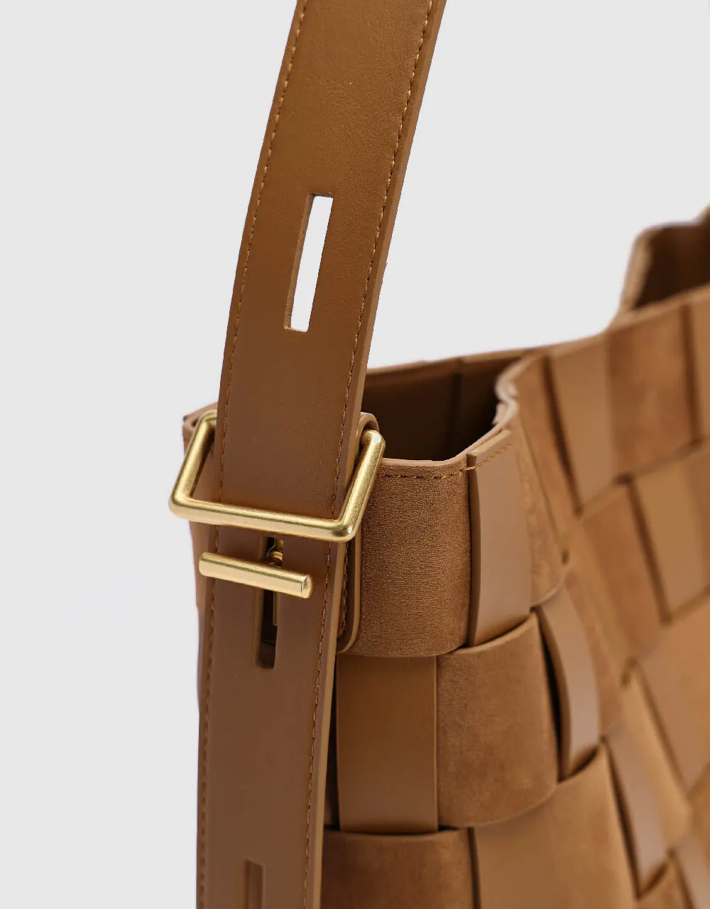 Braided Vegan Leather Shoulder Bag sold by Urban Revivo product image thumbnail 4