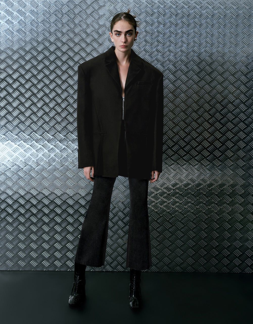 Frayed Hem Flare Jeans sold by Urban Revivo product image thumbnail 2