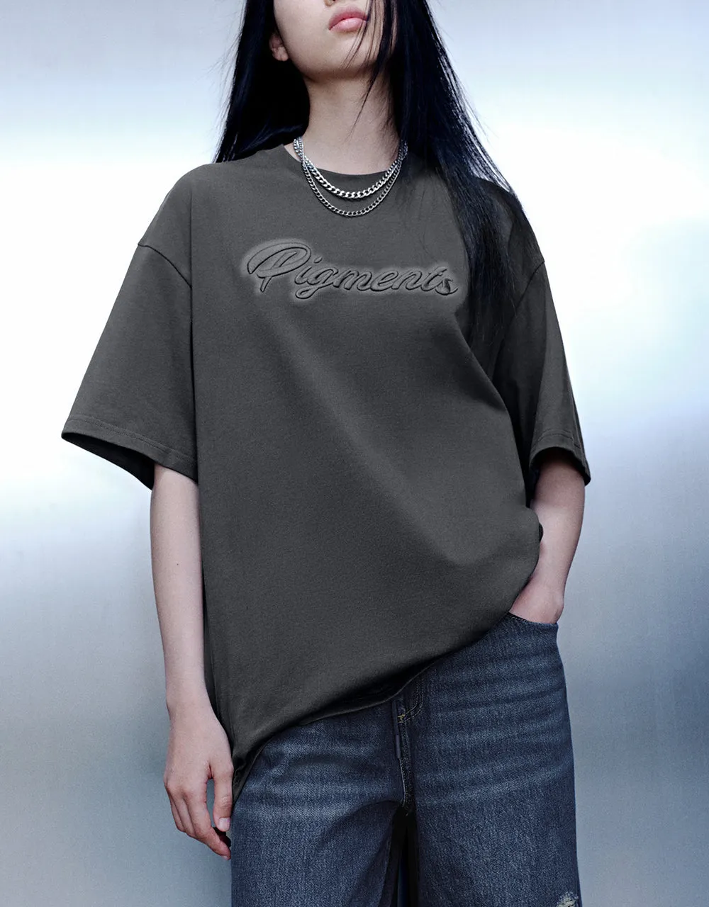 Letter Embossed Crew Neck Loose T-Shirt sold by Urban Revivo product image thumbnail 2