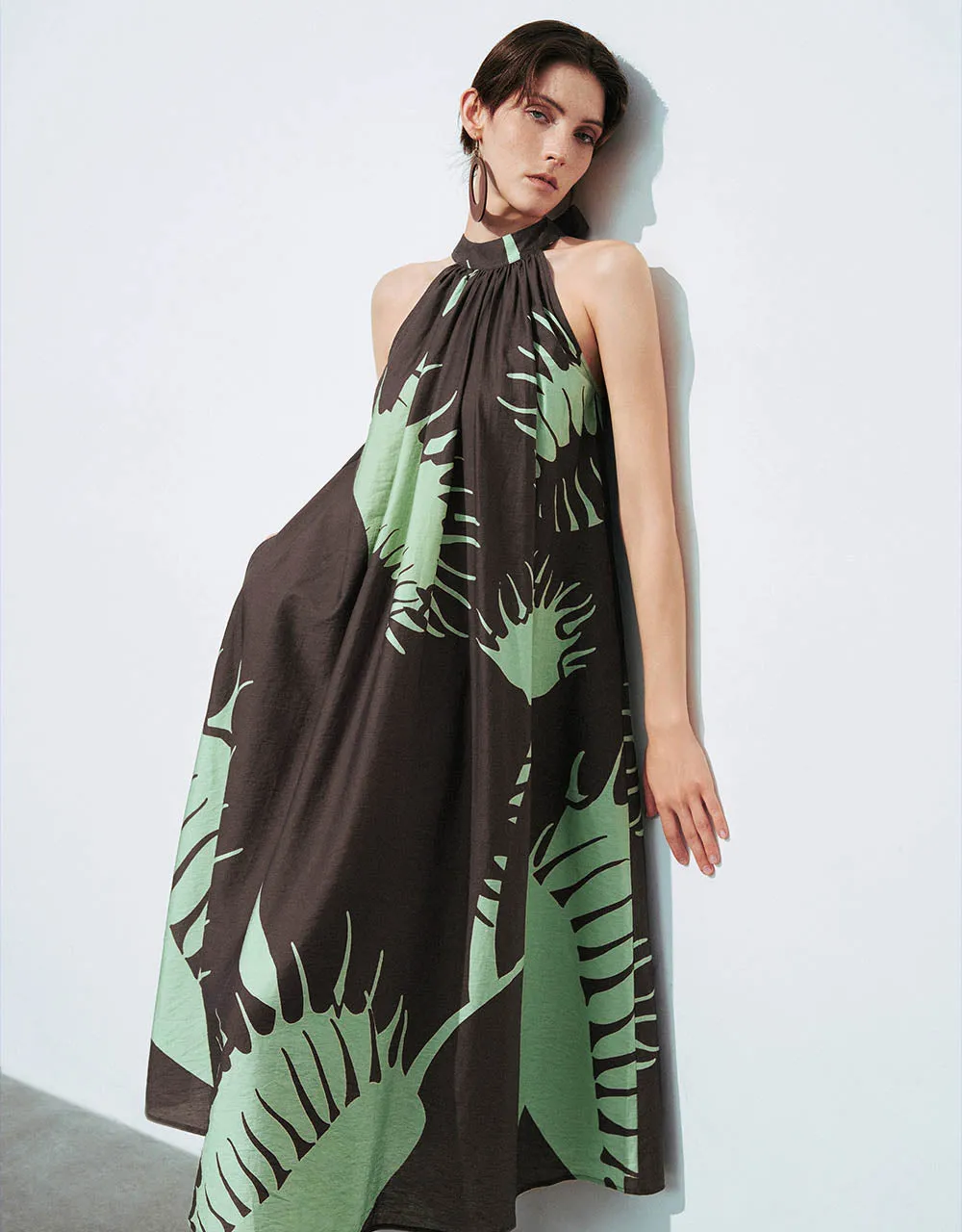 Sleeveless Halter Neck A-Line Dress sold by Urban Revivo product image thumbnail 2