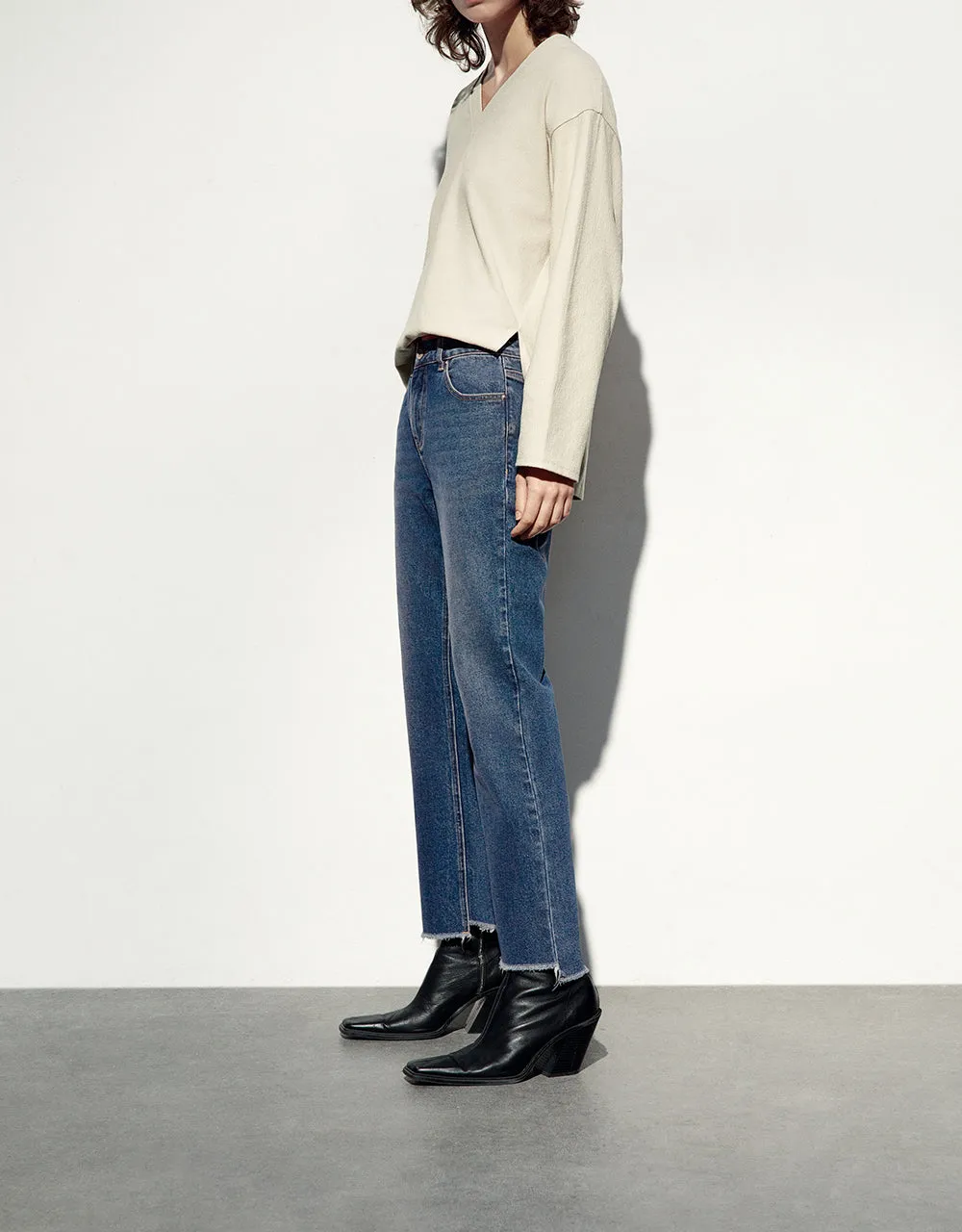 Straight Jeans sold by Urban Revivo product image thumbnail 4