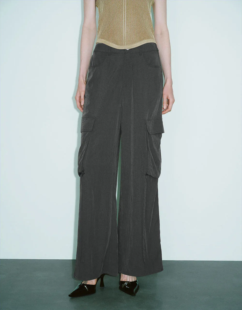 Multi-Pocket Wide-Leg Pants sold by Urban Revivo product image thumbnail 2
