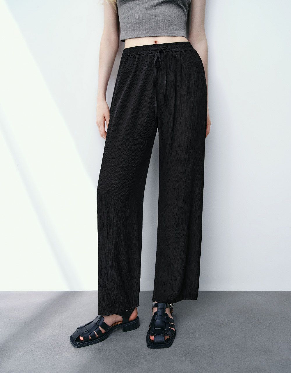 Textured Drawstring Waist Wide-Leg Pants sold by Urban Revivo product image thumbnail 2