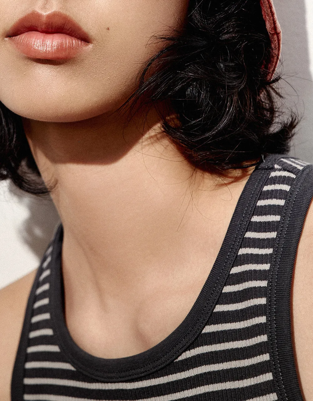 Striped Cropped Crew Neck Tank Top sold by Urban Revivo product image thumbnail 4