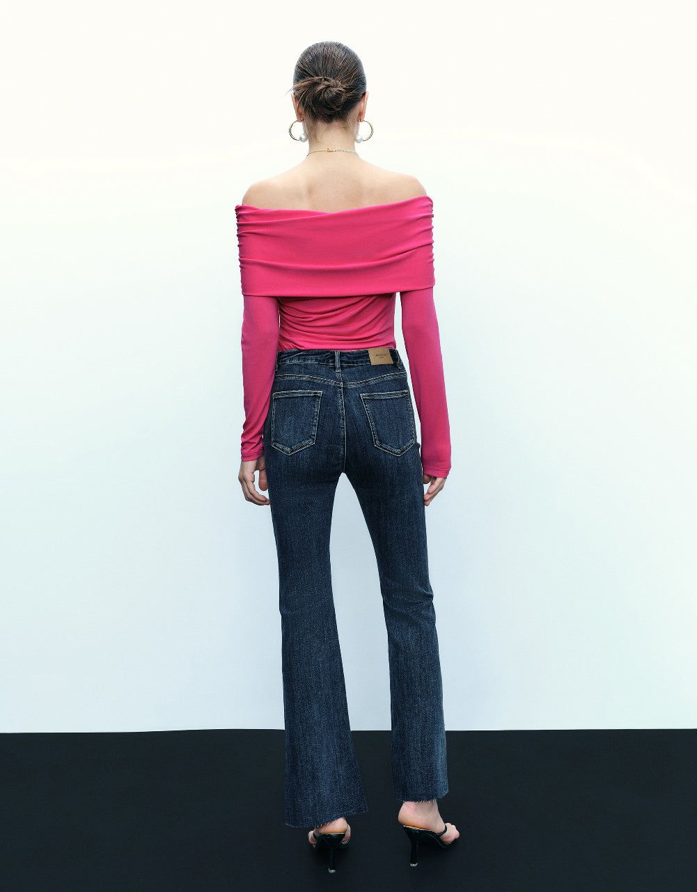 Off-Shoulder Knitted Skinny T-Shirt sold by Urban Revivo product image thumbnail 4