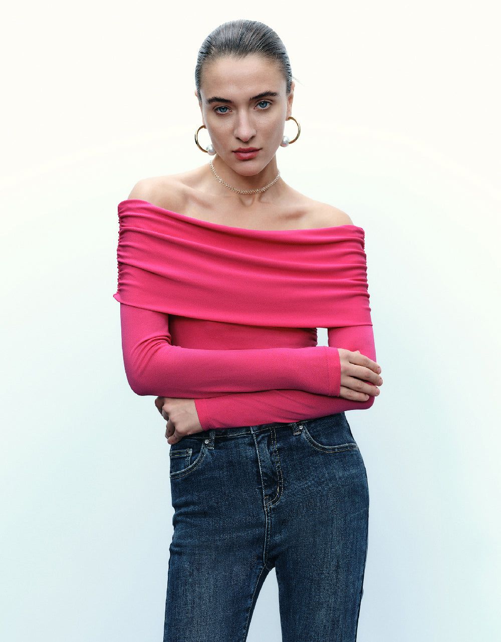 Off-Shoulder Knitted Skinny T-Shirt sold by Urban Revivo