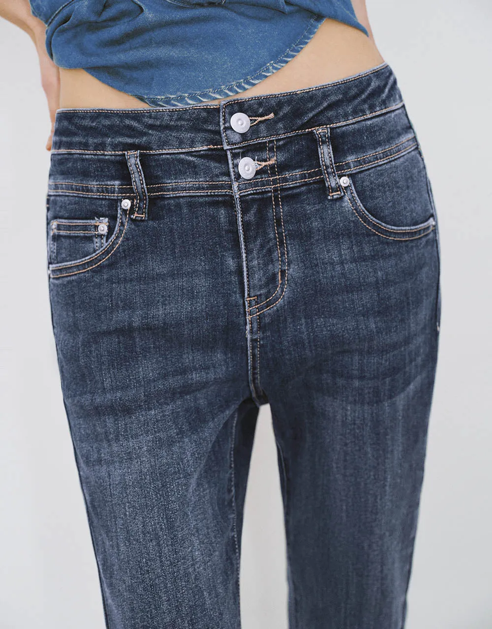 Split Hem Flare Jeans sold by Urban Revivo product image thumbnail 5