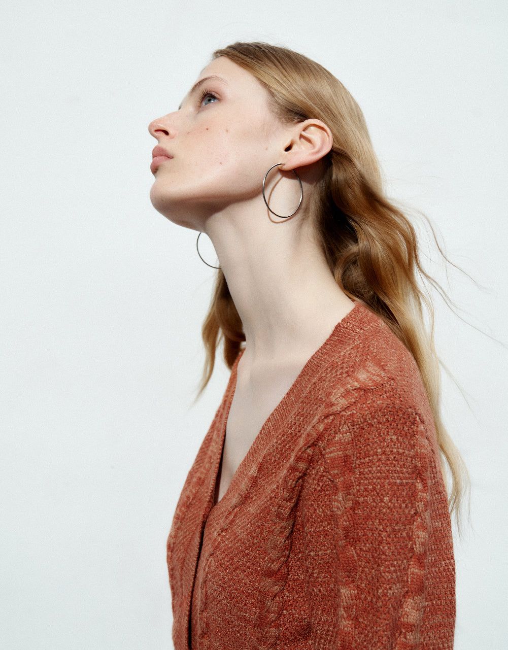 Drop Shoulder Sleeve V-Neck Knitted Cardigan sold by Urban Revivo product image thumbnail 4