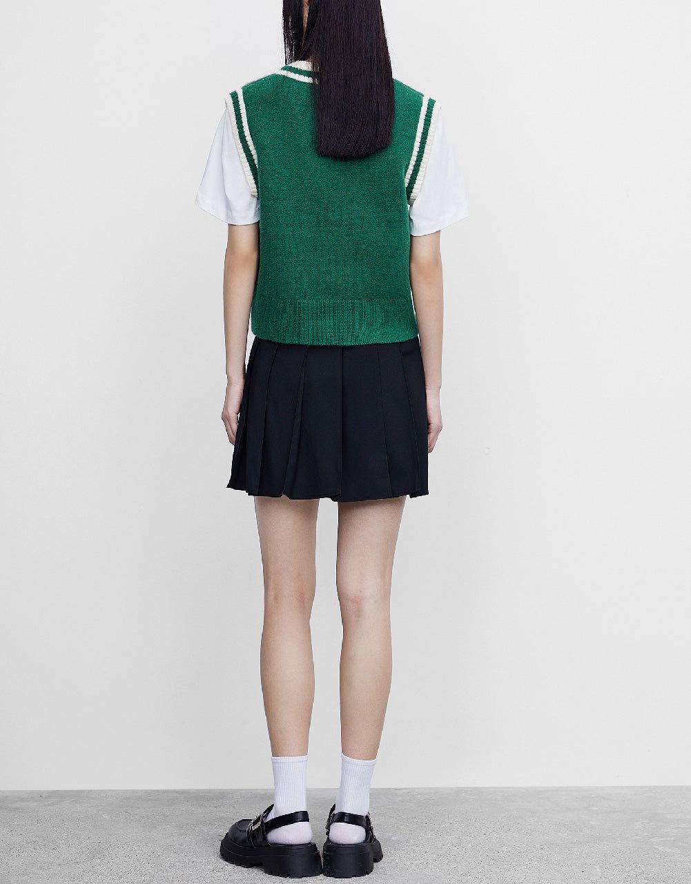 Letter Embroidered V-Neck Knitted Vest sold by Urban Revivo product image thumbnail 4