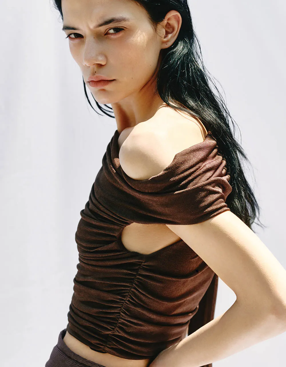 Ruched Sleeveless One Shoulder Skinny T-Shirt sold by Urban Revivo product image thumbnail 4