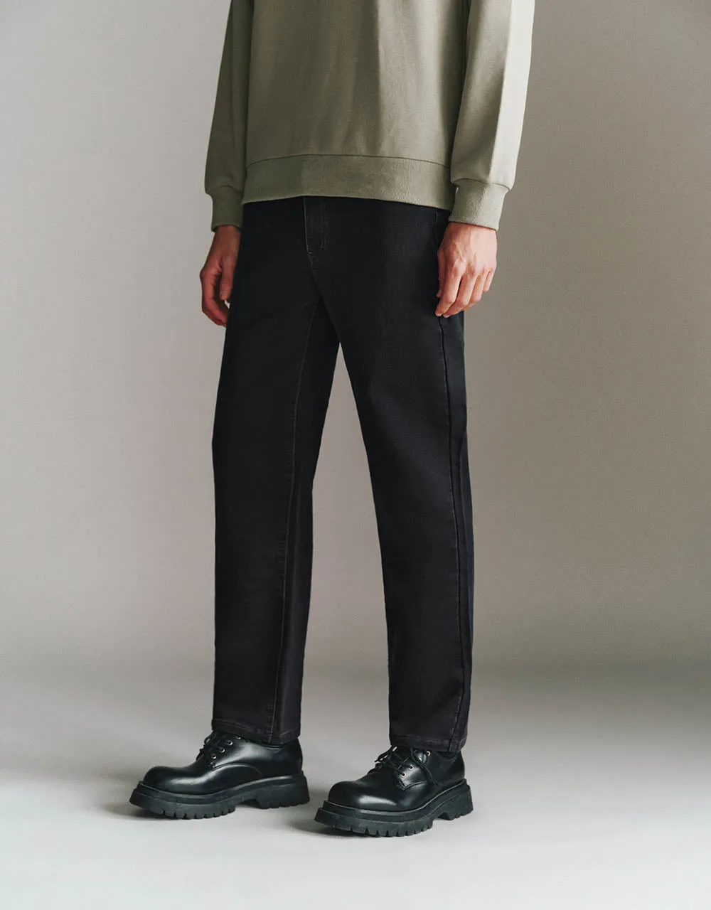 Straight Jeans sold by Urban Revivo product image thumbnail 3