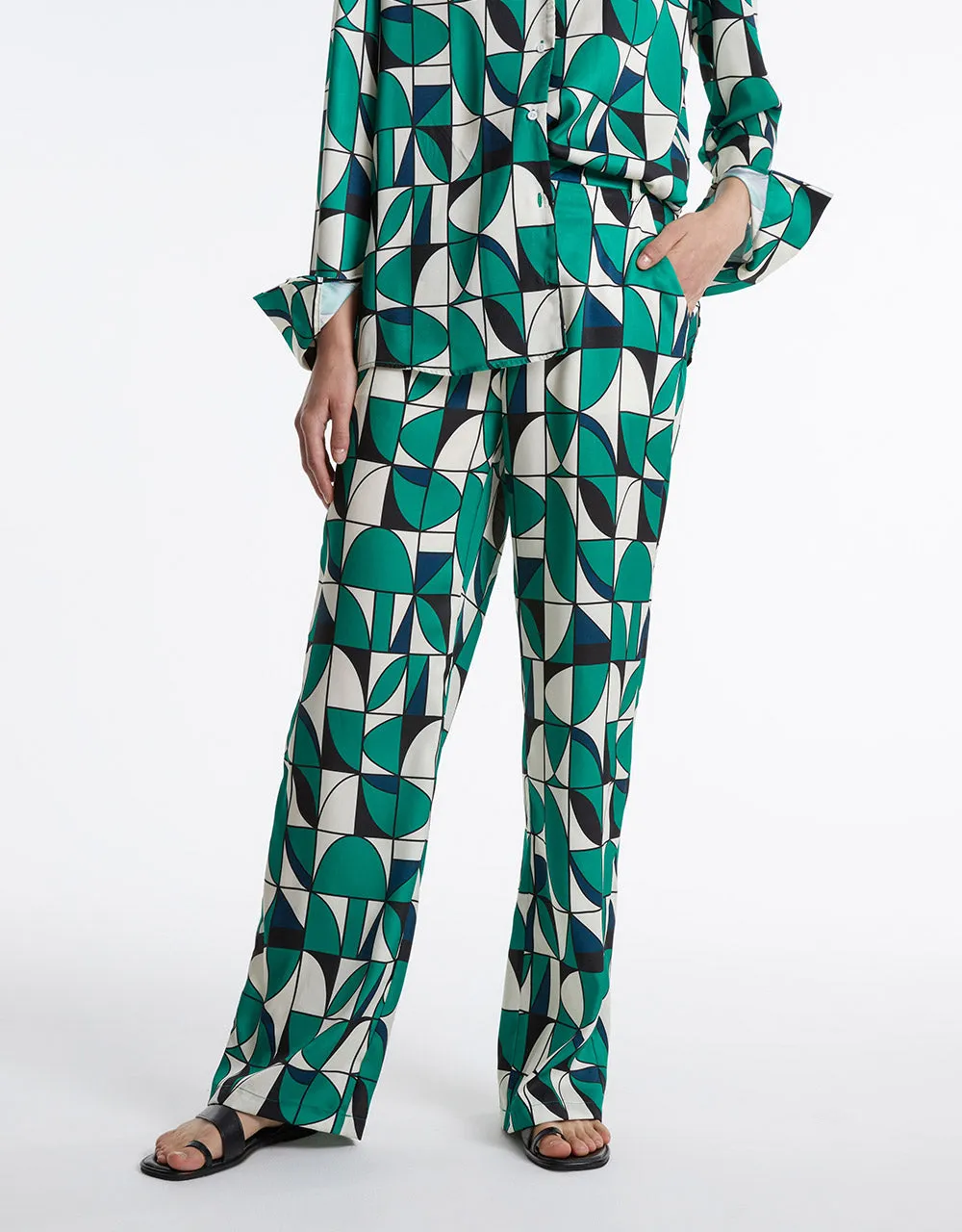 Geometric Print Wide Leg Pants sold by Urban Revivo product image thumbnail 2