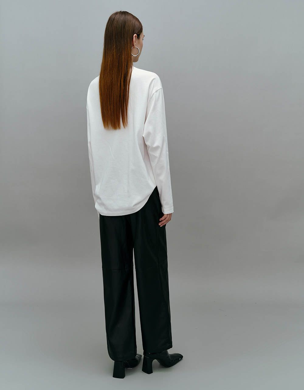 Crew Neck Loose T-Shirt With Necklace sold by Urban Revivo product image thumbnail 4