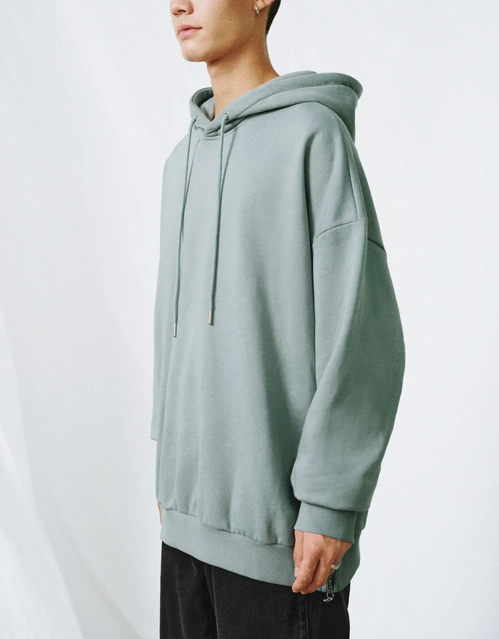 Drop Shoulder Sleeve Hooded Sweatshirt sold by Urban Revivo product image thumbnail 3