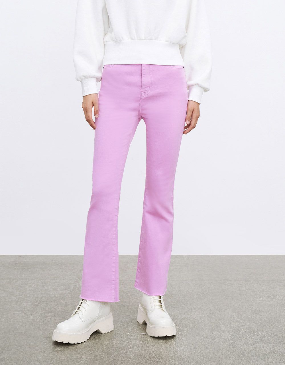 Frayed Hem Flare Jeans sold by Urban Revivo product image thumbnail 2