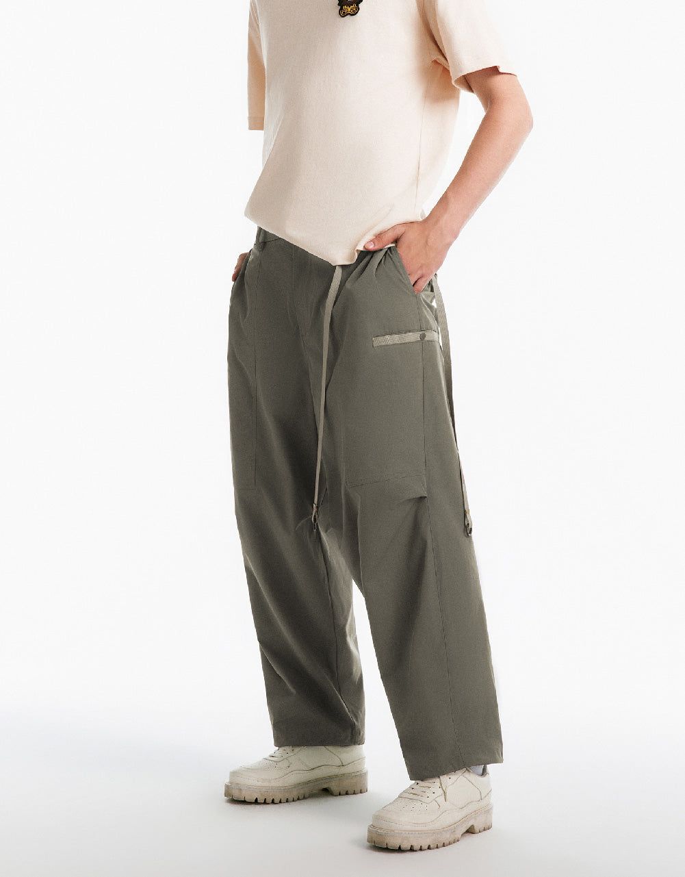 Woven Straight Pants With Pockets sold by Urban Revivo product image thumbnail 4
