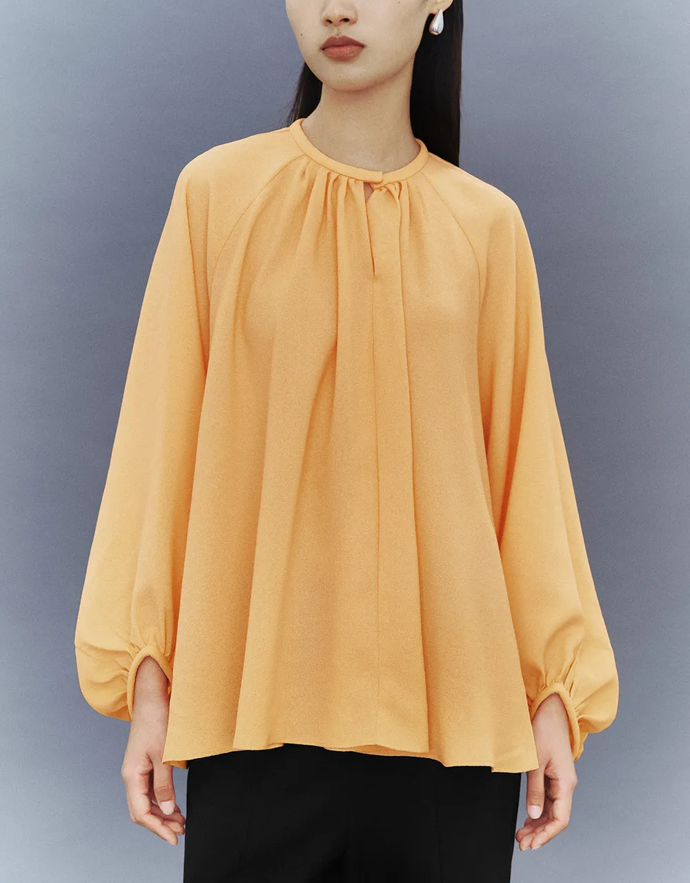Raglan Sleeve Crew Neck Overhead Shirt sold by Urban Revivo product image thumbnail 2