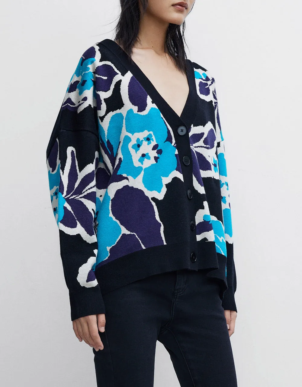 Floral Jacquard Button Up Cardigan sold by Urban Revivo product image thumbnail 5