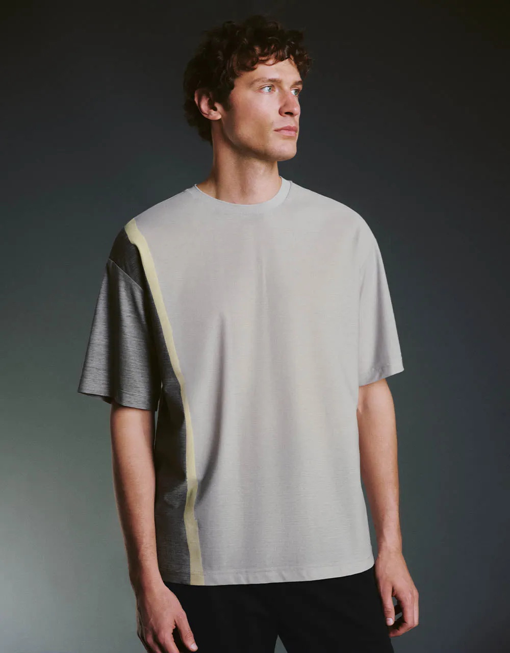 Crew Neck Straight T-Shirt sold by Urban Revivo product image thumbnail 3