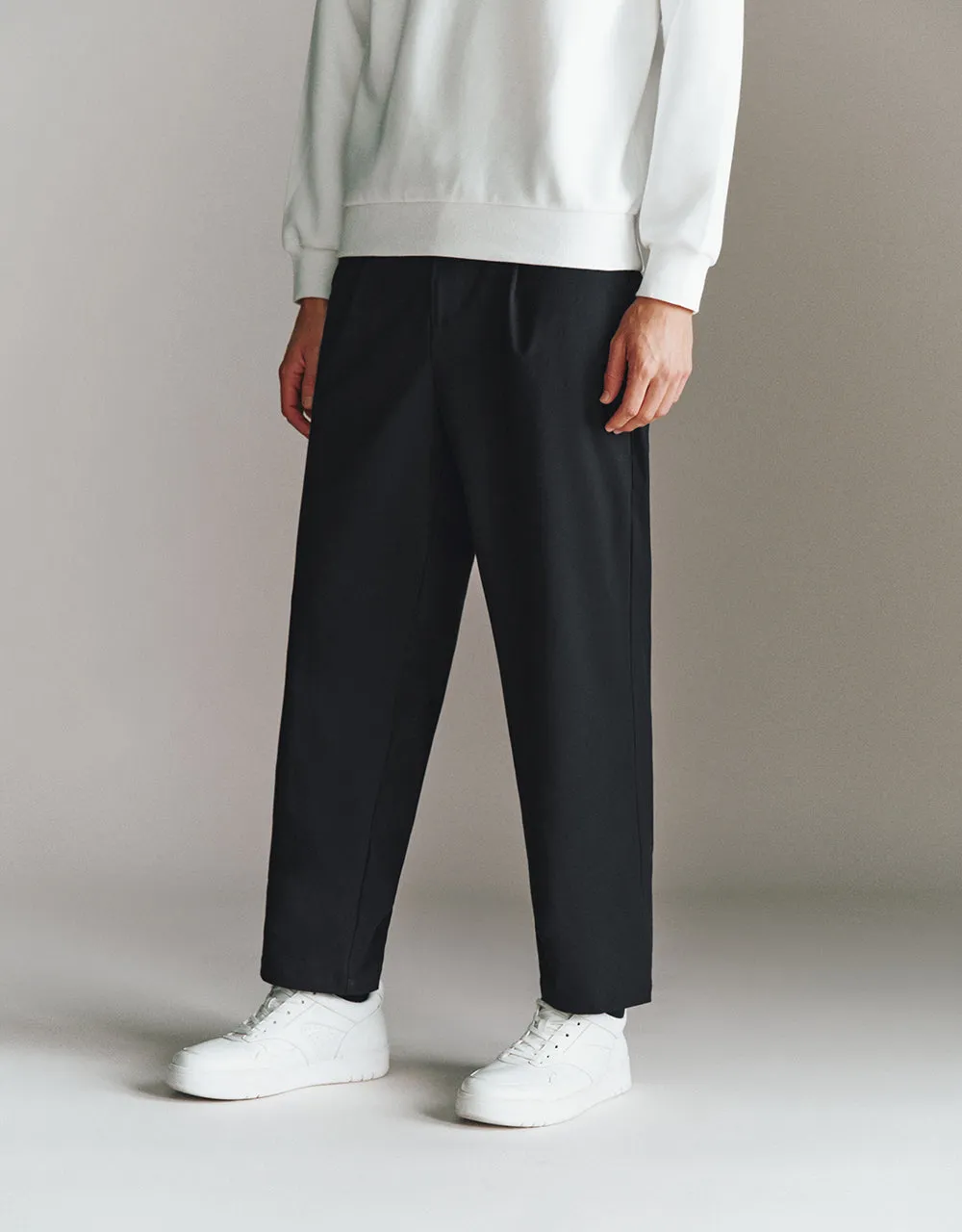 Thin Carrot Fit Pants sold by Urban Revivo product image thumbnail 4