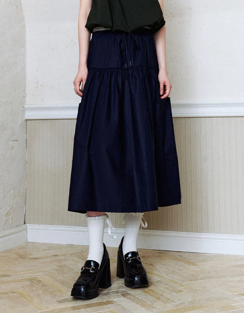 Elastic Waist Midi A-Line Skirt sold by Urban Revivo product image thumbnail 2