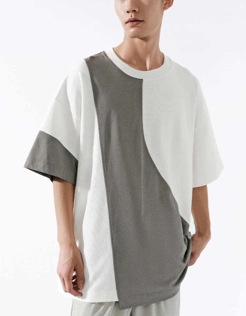 Straight T-Shirt sold by Urban Revivo product image thumbnail 2