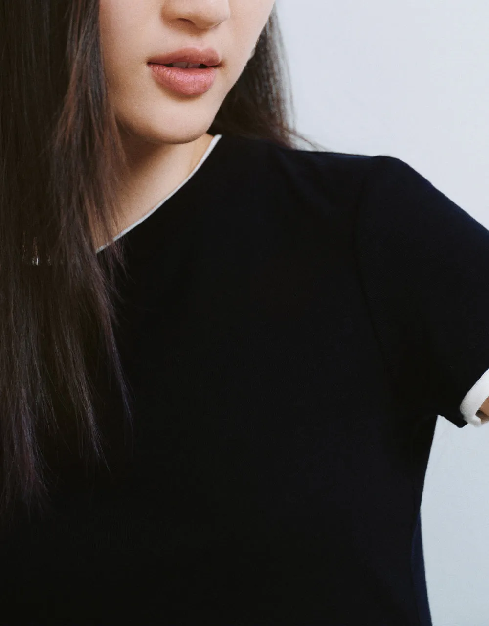 Crew Neck Skinny T-Shirt sold by Urban Revivo product image thumbnail 4