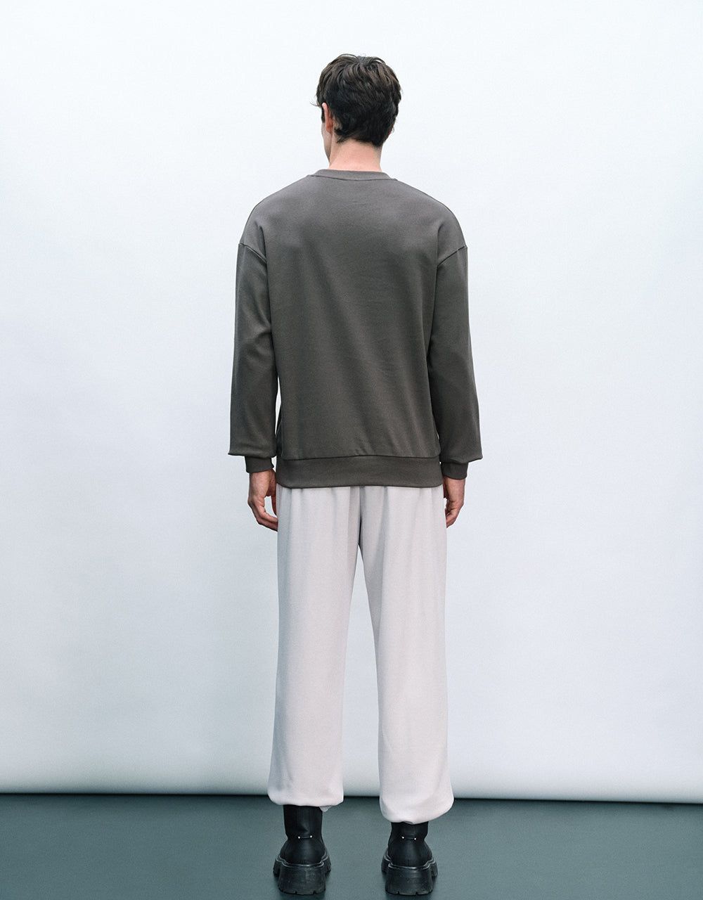 Crew Neck Straight Sweatshirt sold by Urban Revivo product image thumbnail 4