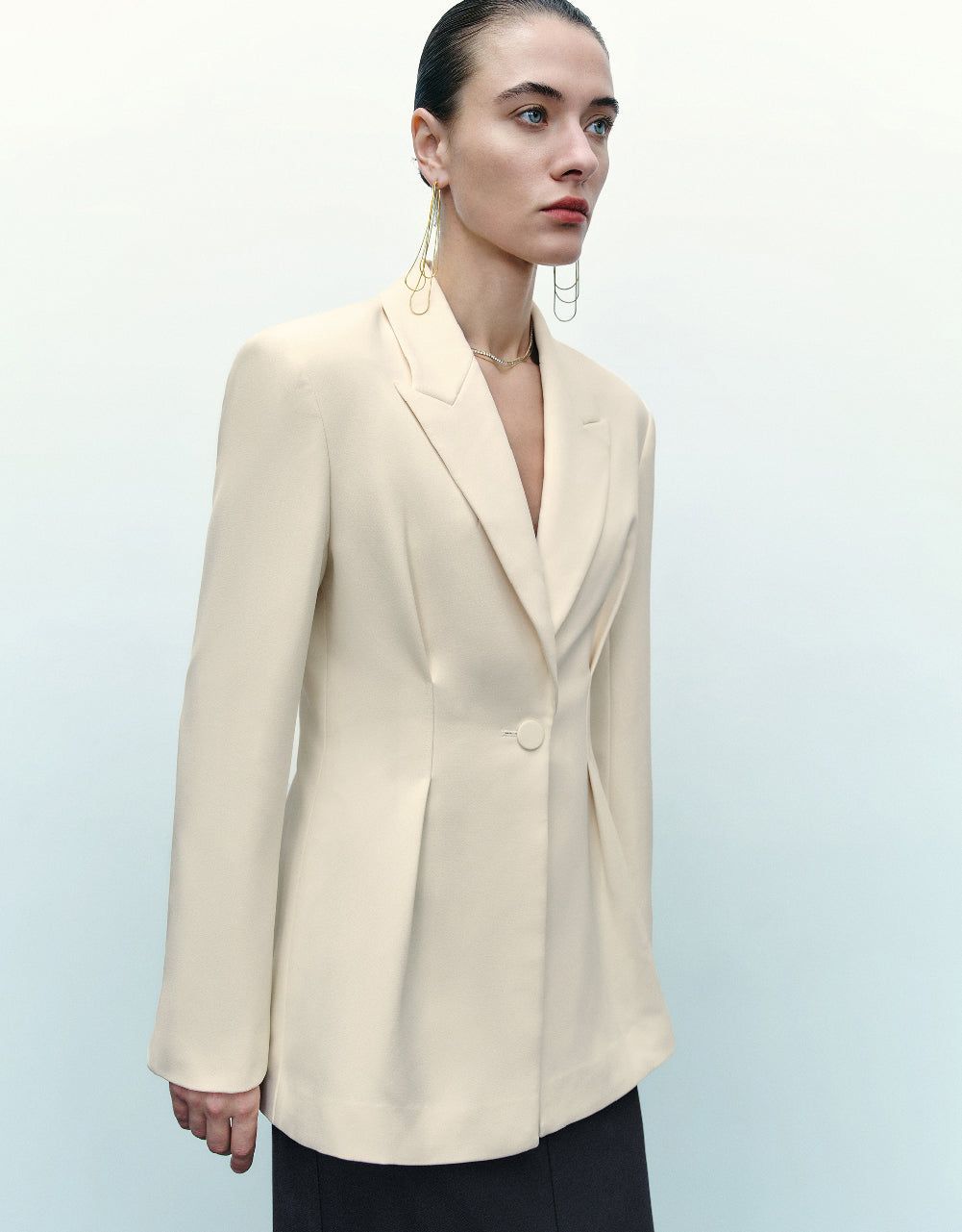 Peaked Lapel Tailored Blazer sold by Urban Revivo product image thumbnail 3