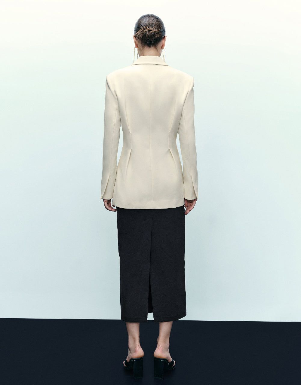 Peaked Lapel Tailored Blazer sold by Urban Revivo product image thumbnail 4