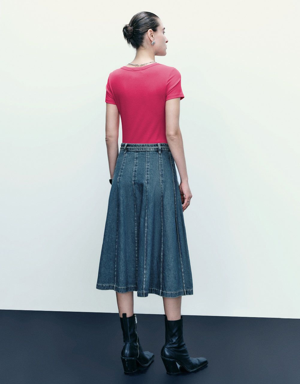 Crew Neck Skinny T-Shirt sold by Urban Revivo product image thumbnail 4