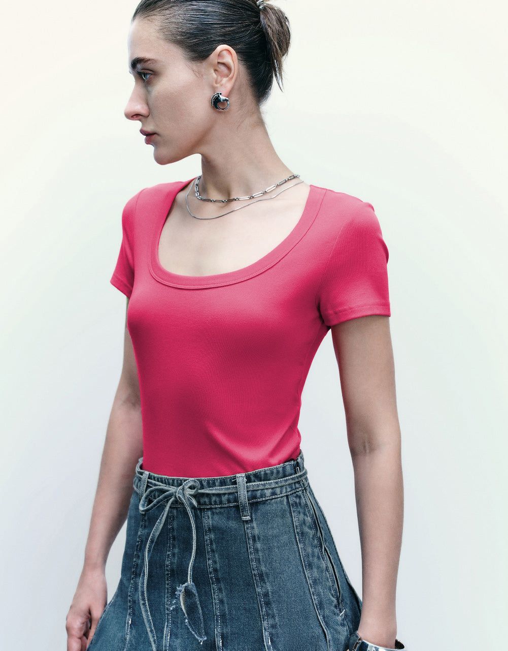 Crew Neck Skinny T-Shirt sold by Urban Revivo product image thumbnail 3