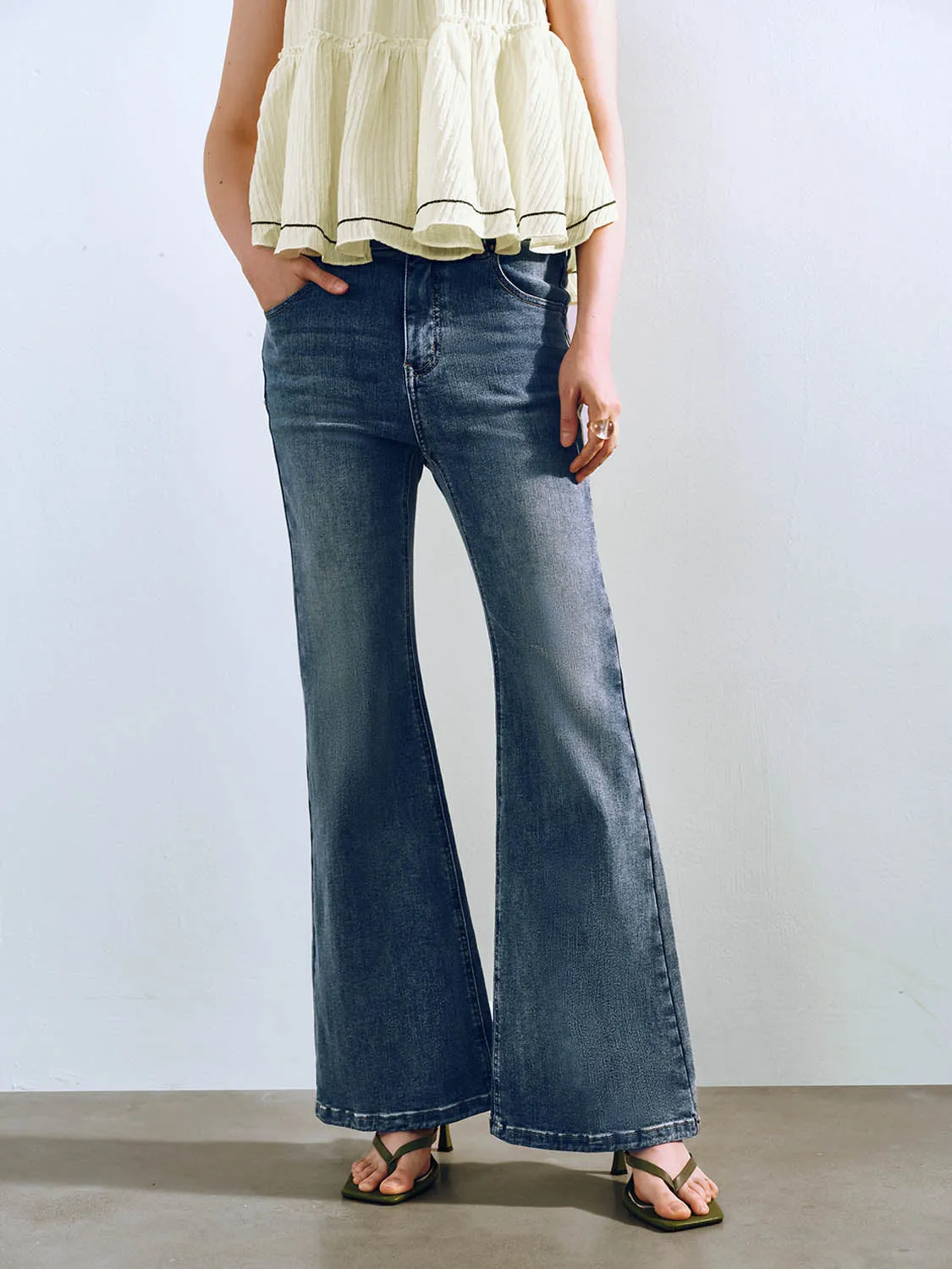 Skinny Flare Jeans sold by Urban Revivo product image thumbnail 2