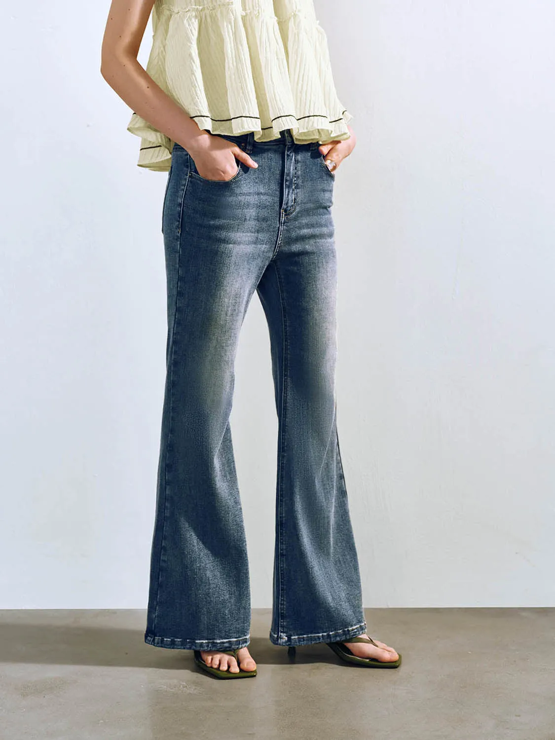 Skinny Flare Jeans sold by Urban Revivo product image thumbnail 3
